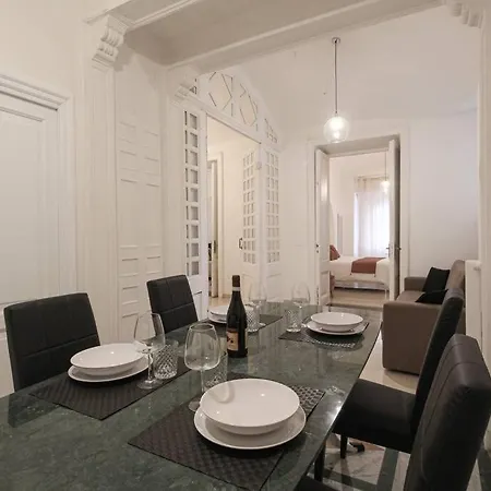 Vittoria Luxury House *